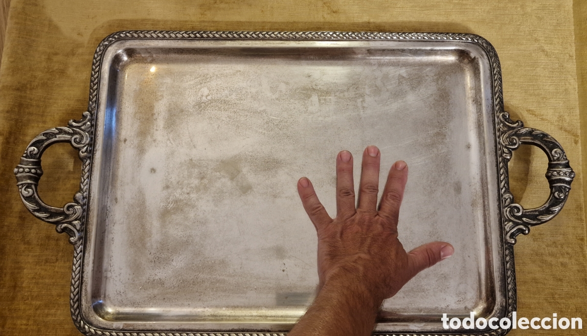 Antig&uuml;edades: Gran bandeja de metal plateado o ba&ntilde;ado en plata