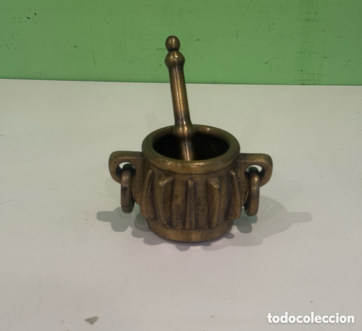 Antig&uuml;edades: Mortero antiguo de bronce estilo g&oacute;tico con maja original finales siglo XIX principios XX