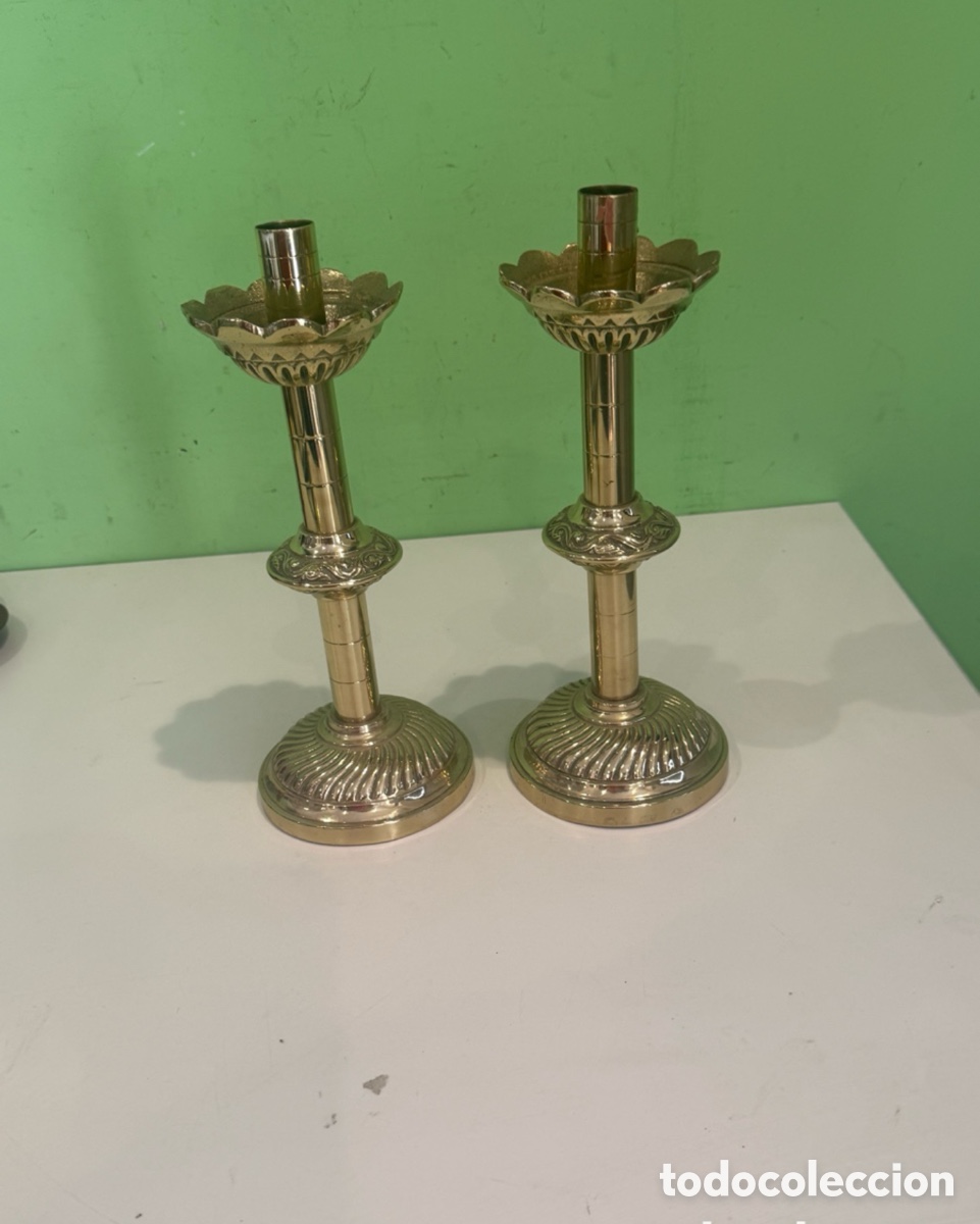 Antig&uuml;edades: Pareja de candeleros antiguos plateados de altar o capilla 40 cm siglo XX