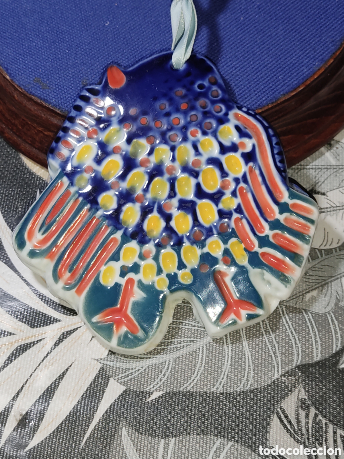 Antiquit&eacute;s: Colgante porcelana Sargadelos dije - fetiche & Medall&oacute;n,placa.10 cm x 10 cm.