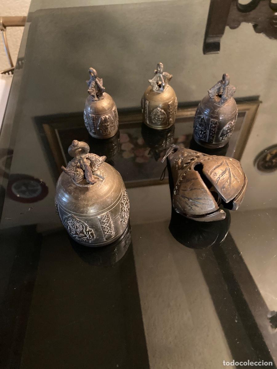 Antiquit&eacute;s: 5 campanas peque&ntilde;as de bronce o lat&oacute;n tibetanas