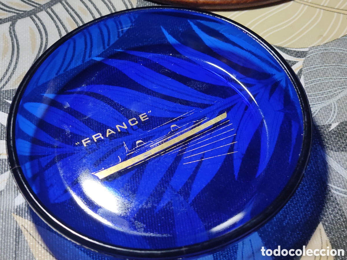Antig&uuml;edades: Bandeja de caramelos o jabonera de cristal azul cobalto con trasatl&aacute;ntico.Made in France.