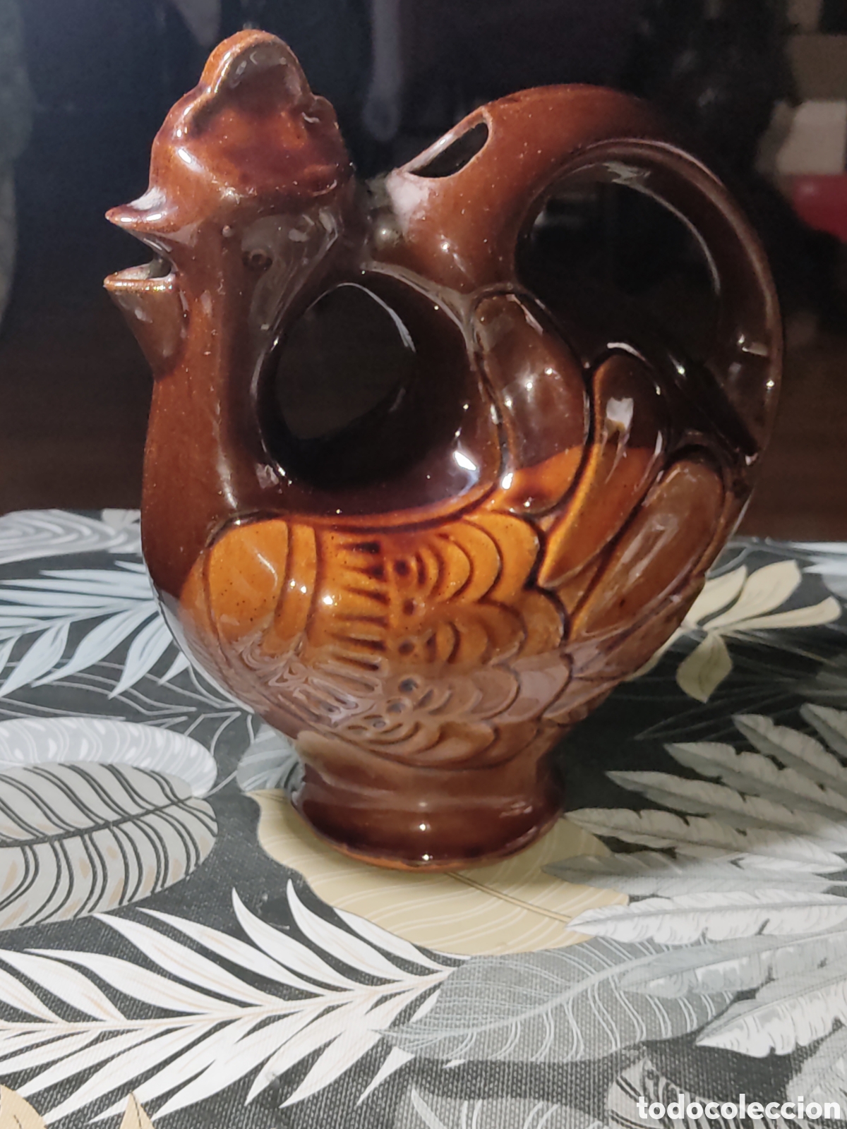 Antiquit&eacute;s: Jarra & Botijo con forma de gallina de cer&aacute;mica de Terracota vidriada.
