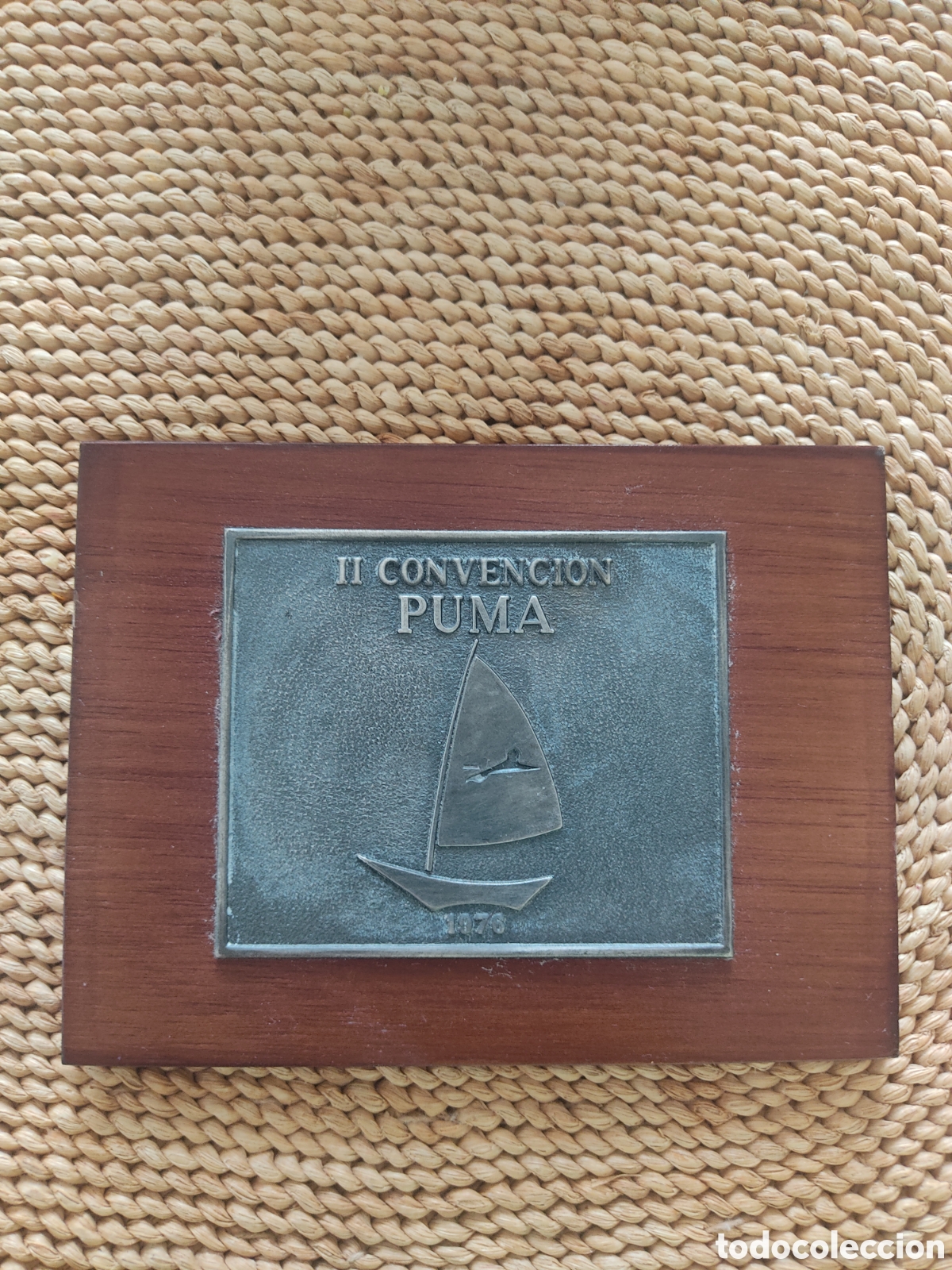 Antiques: PLACA CONMEMORATIVA II CONVENCION PUMA 1978 8,5X7 (PLACA) 14X10,5 (MARCO)