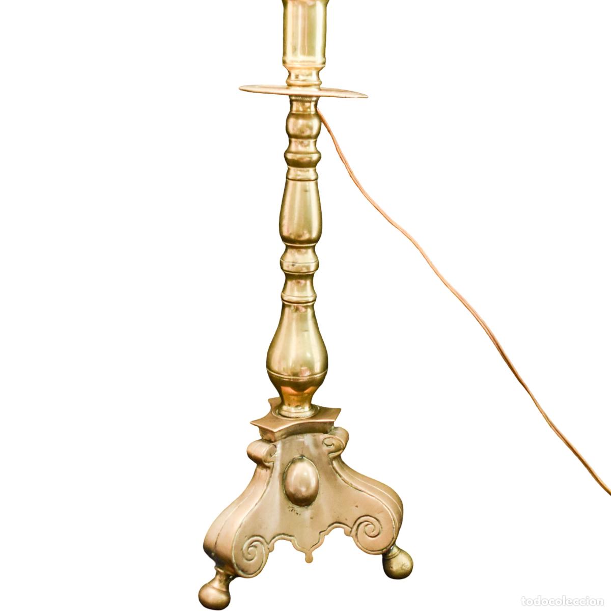 Antig&uuml;edades: Candelero / l&aacute;mpara de bronce - Foto 1