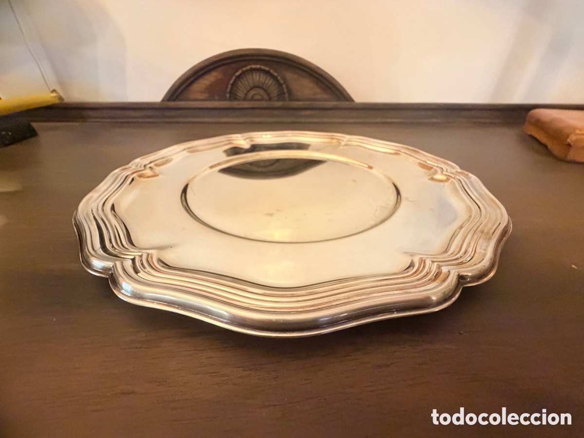Antig&uuml;edades: Bandeja plateada 39 cm a&ntilde;os 60
