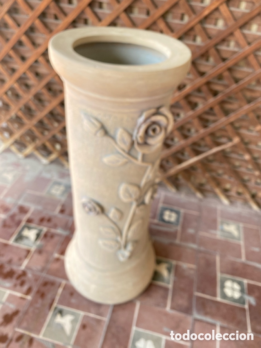 Antig&uuml;edades: Peana macetero de barro cocido