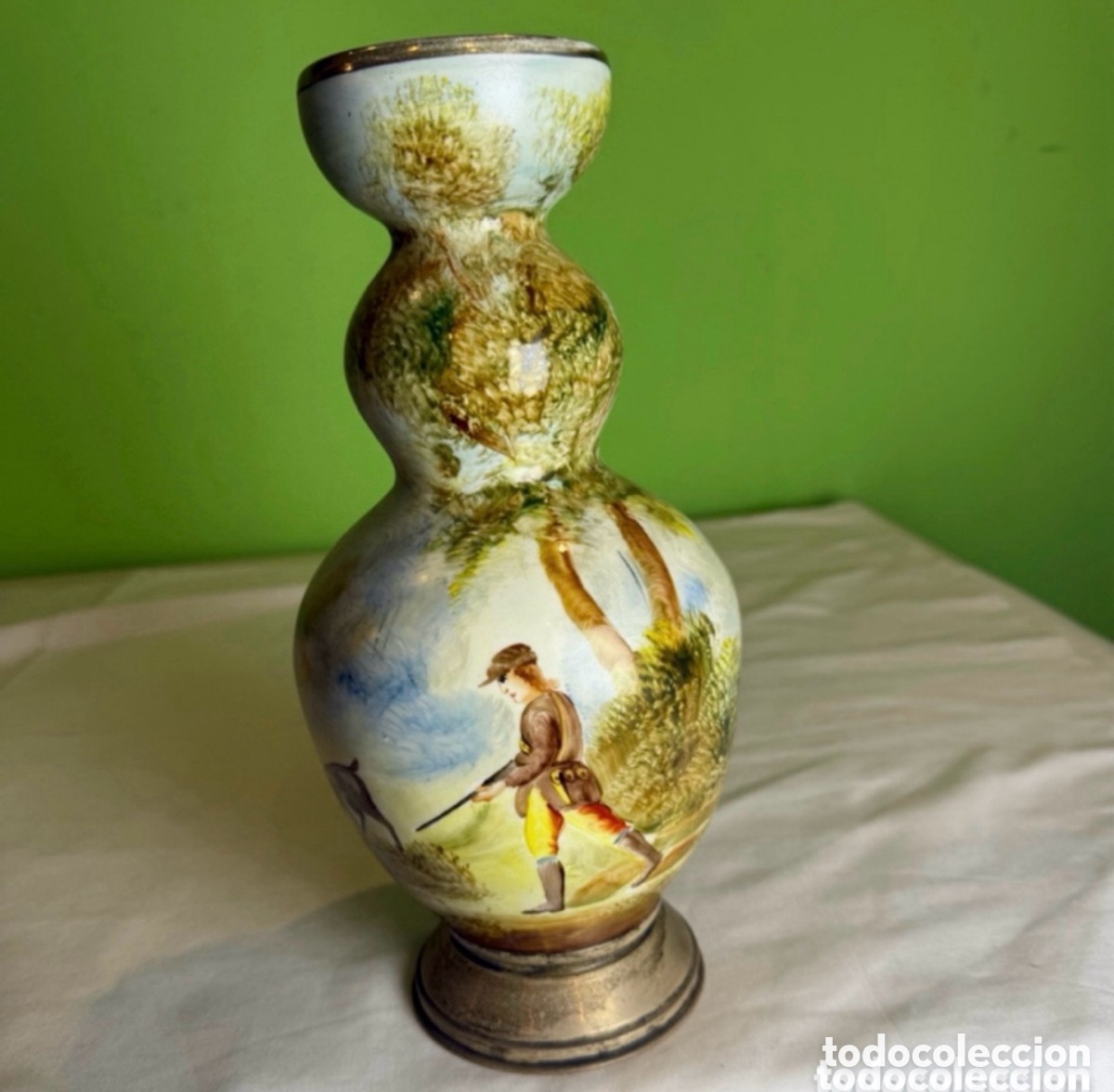 Antig&uuml;edades: Precioso jarr&oacute;n de porcelana de dise&ntilde;o pintado a mano con forma de doble calabaza y soporte de plata