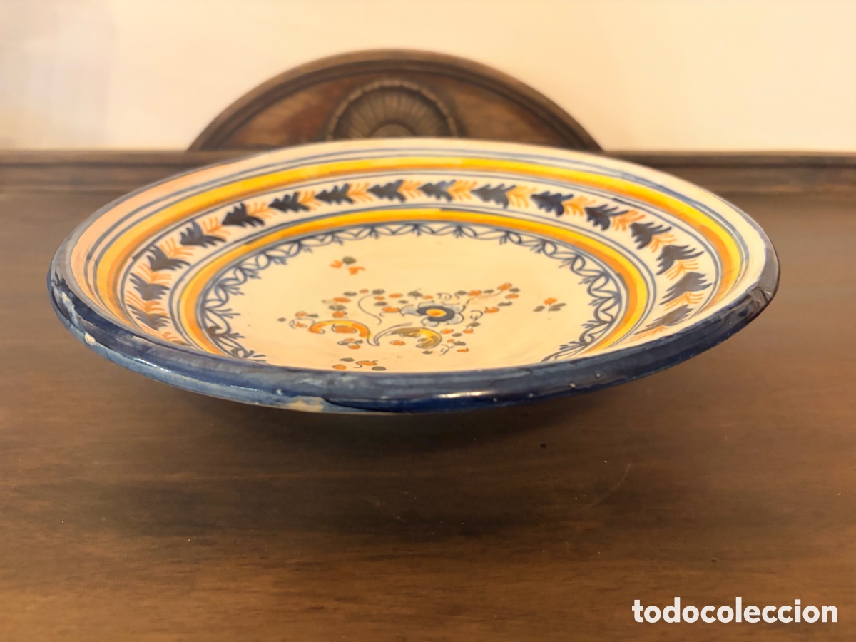 Antig&uuml;edades: Antiguo plato de cer&aacute;mica de Talavera