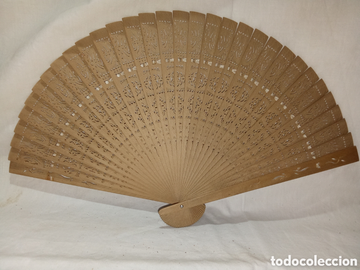 Antiques: ABANICO DE MADERA TROQUELADA