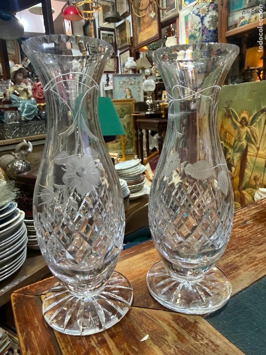 Antig&uuml;edades: PRECIOSA PAREJA DE JARRONES VIOLETEROS EN CRISTAL TALLADO - MEDIDA 16,5 CM