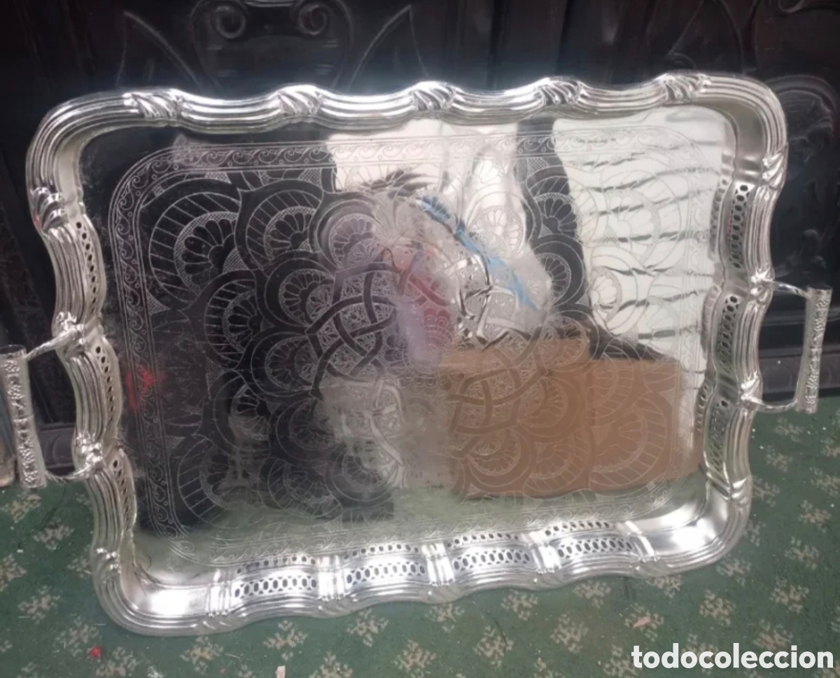 Antiquit&eacute;s: Bandeja de Servicio Vintage con Asas - Alpaca Plateada o Metal Plateado Labrado