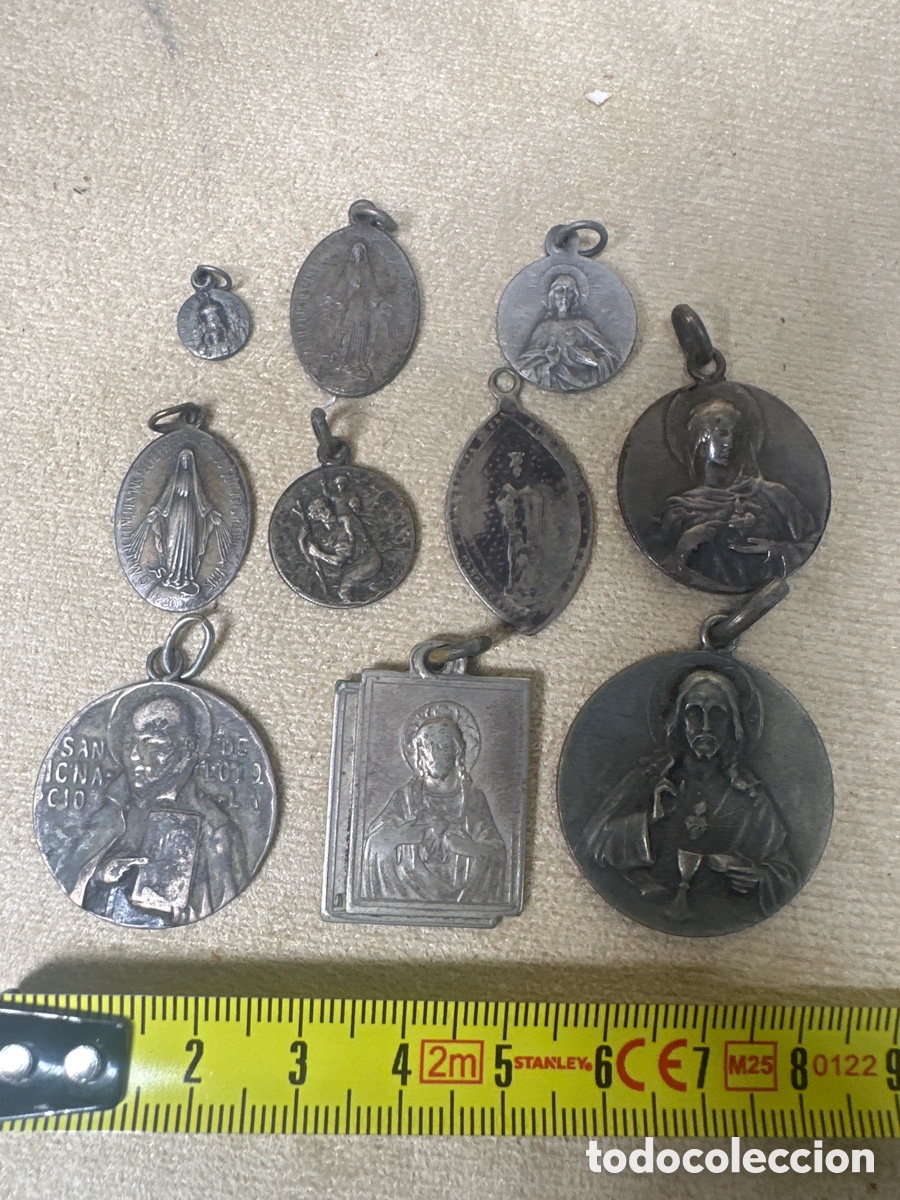 Oggetti Antichi: Lote de antiguas medallas religiosas de plata