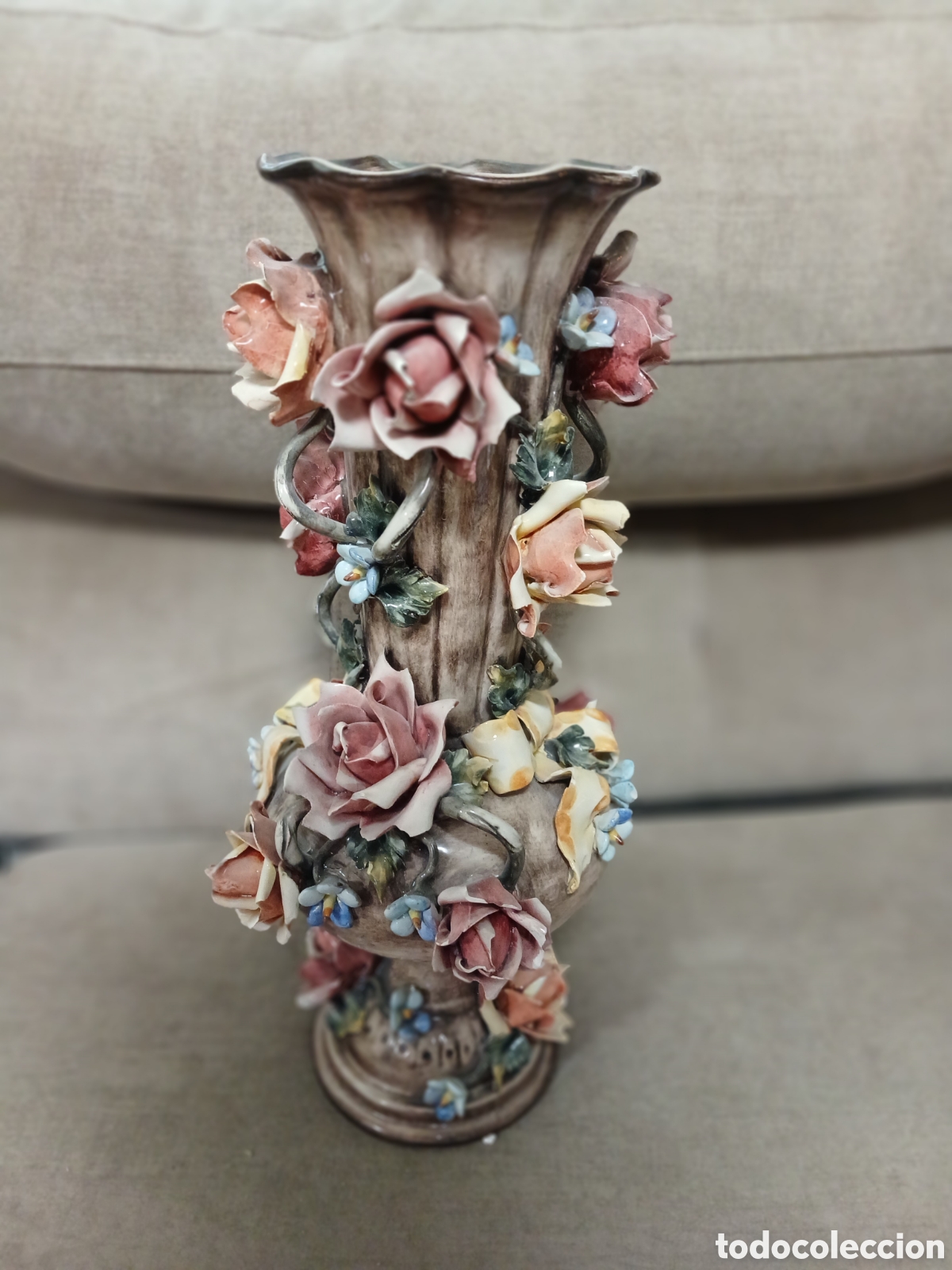 Antig&uuml;edades: Porcelana Capodimonte &rdquo;Gran Jarr&oacute;n Parag&uuml;ero&rdquo;. S. XX