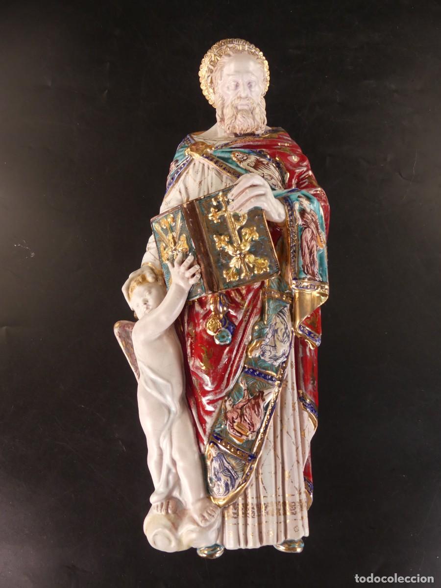 Antiguidades: escultura de cer&aacute;mica vidriada que representa a un santo creada por Eugenio Pattarino