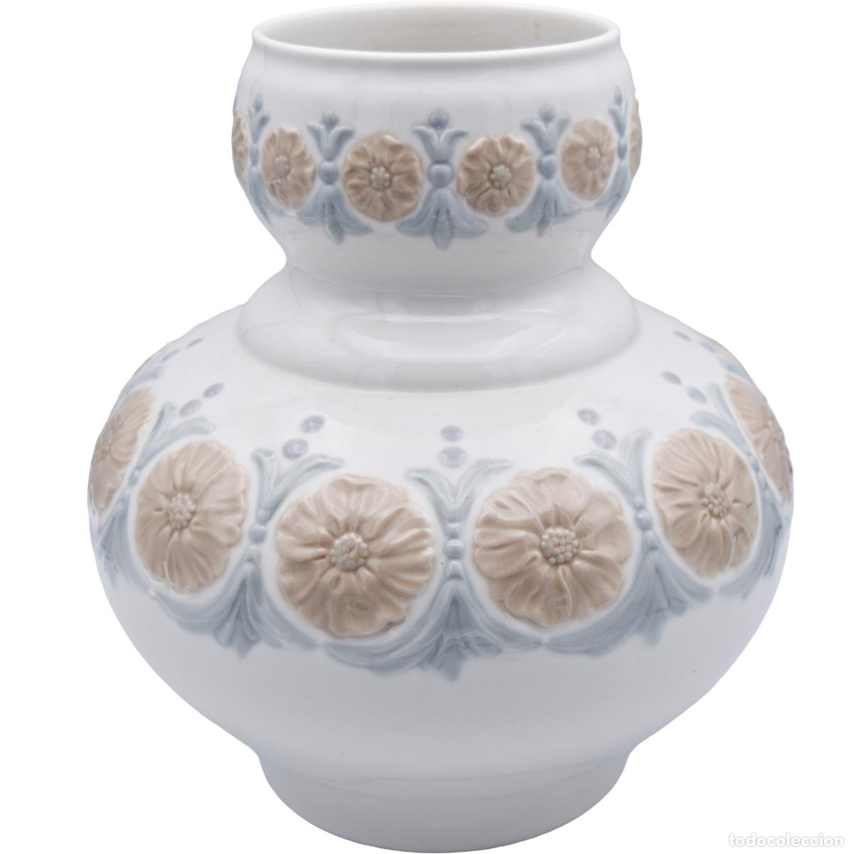 Antig&uuml;edades: Lladr&oacute; - Jarr&oacute;n de porcelana - Foto 1