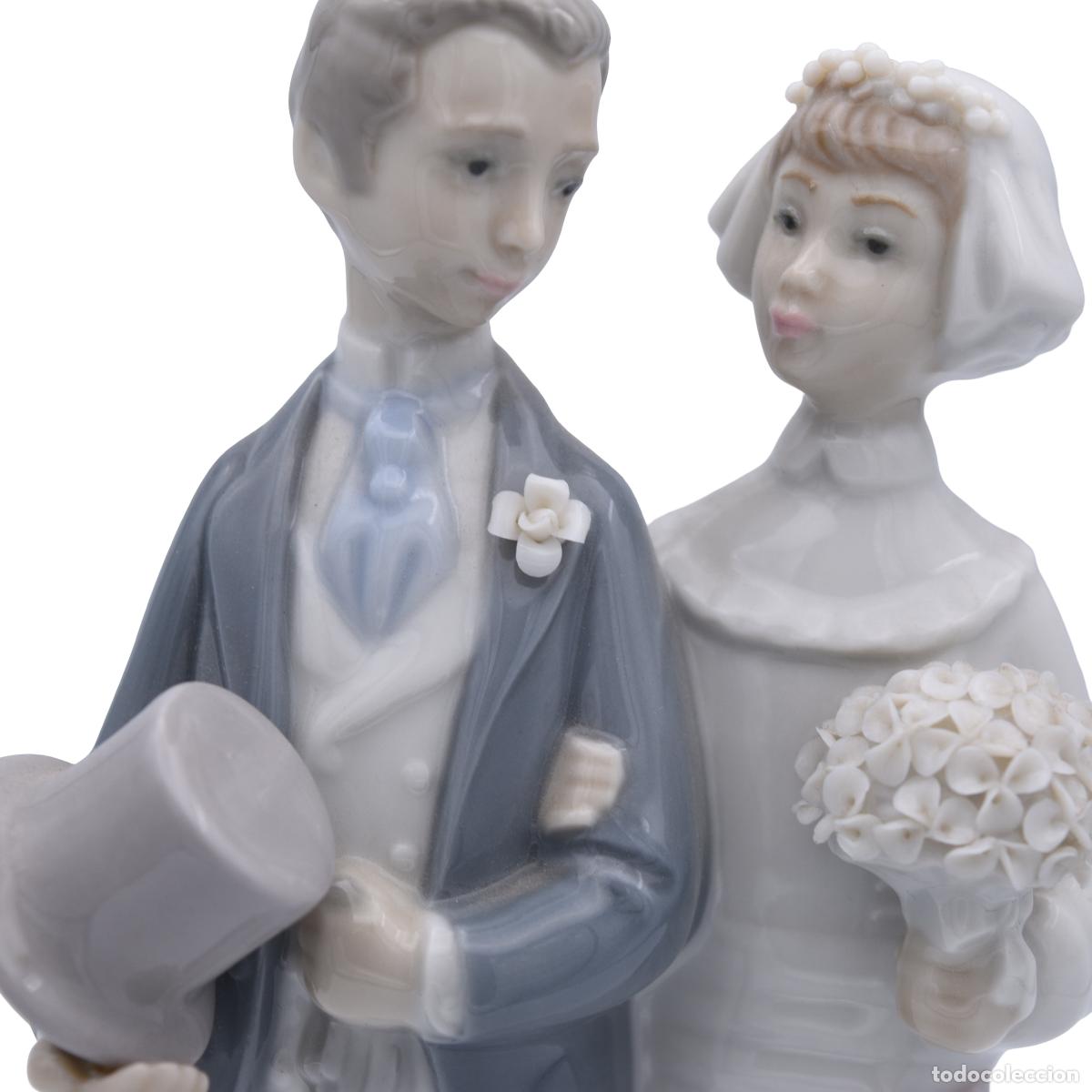 Antiques: Lladr&oacute; - Novios - Porcelana - Escultor Julio Fernandez
