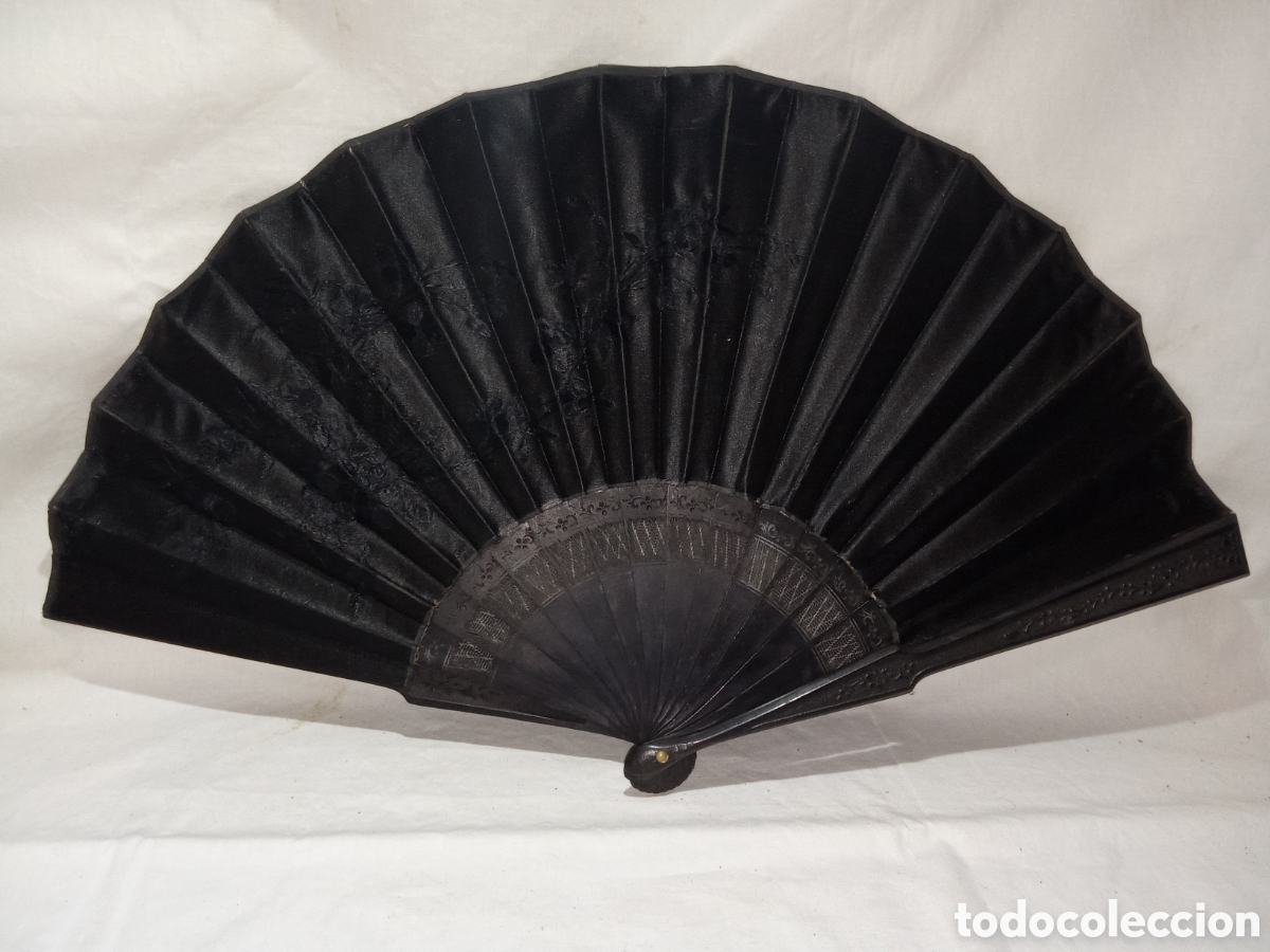 Oggetti Antichi: ESPECTACULAR ABANICO NEGRO DE SEDA CON BORDADOS