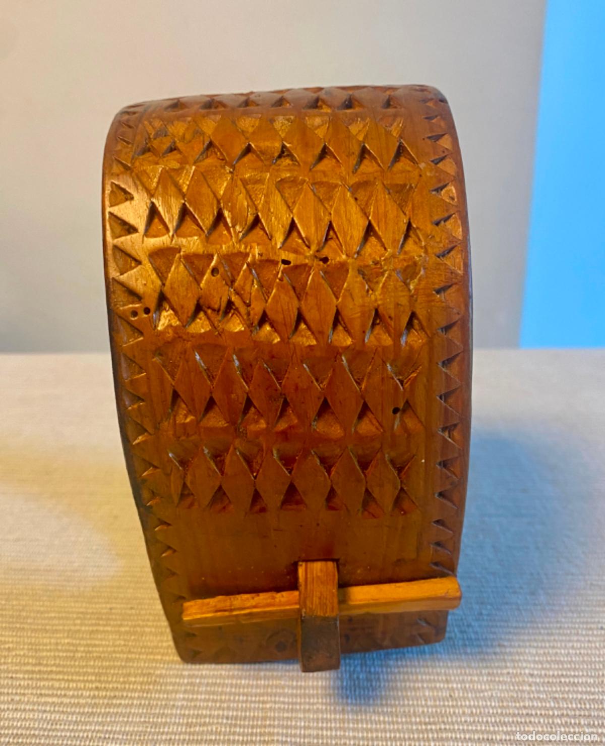 Antig&uuml;edades: ANTIGUO COLLAR DE MADERA PARA CENCERRO. ARTE PASTORIL
