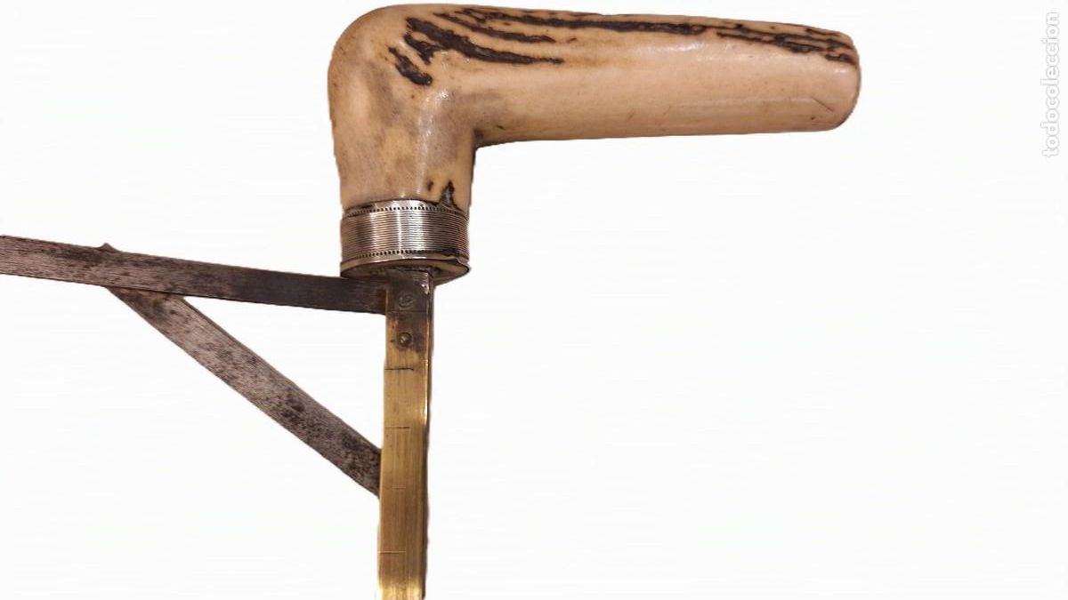 Antig&uuml;edades: Bast&oacute;n hip&oacute;metro. Caballos. Asta. Vara de ca&ntilde;a. Siglo XIX-XX. 95 cm cerrado. 177,5 cm abierto.