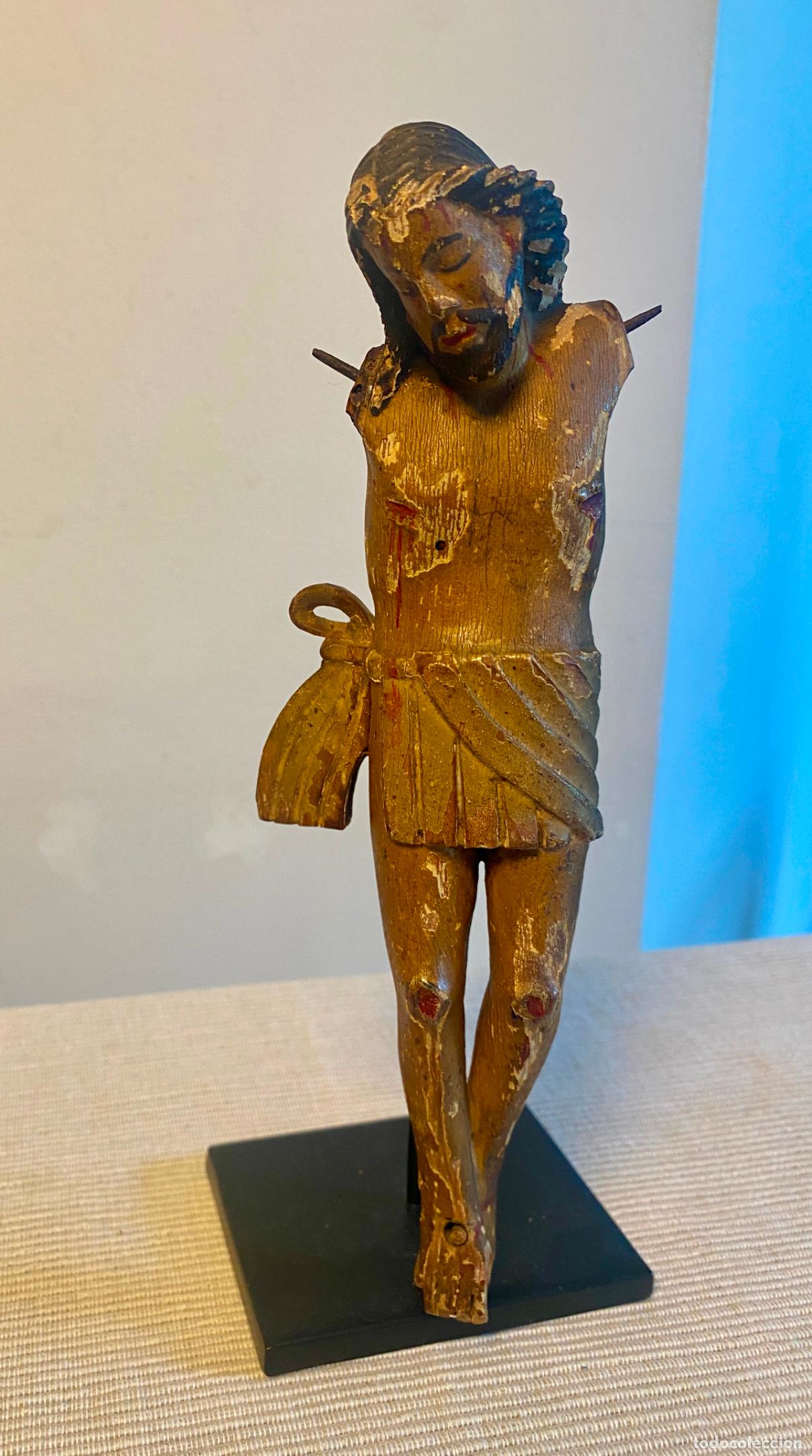 Antig&uuml;edades: ANTIGUO CRISTO DE MADERA POLICROMADA SIN BRAZOS - Foto 1