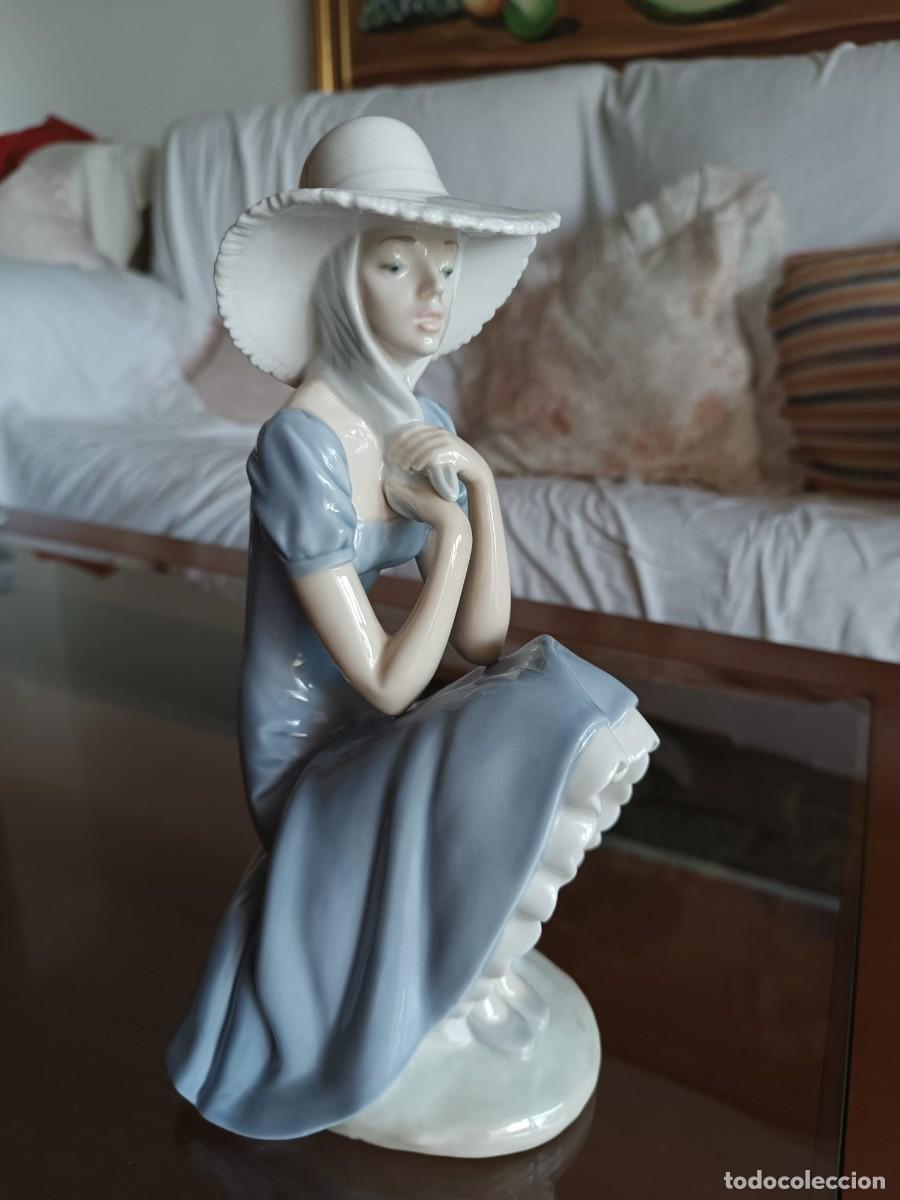 Antig&uuml;edades: Figura Lladr&oacute; Nao Porcelana Mujer