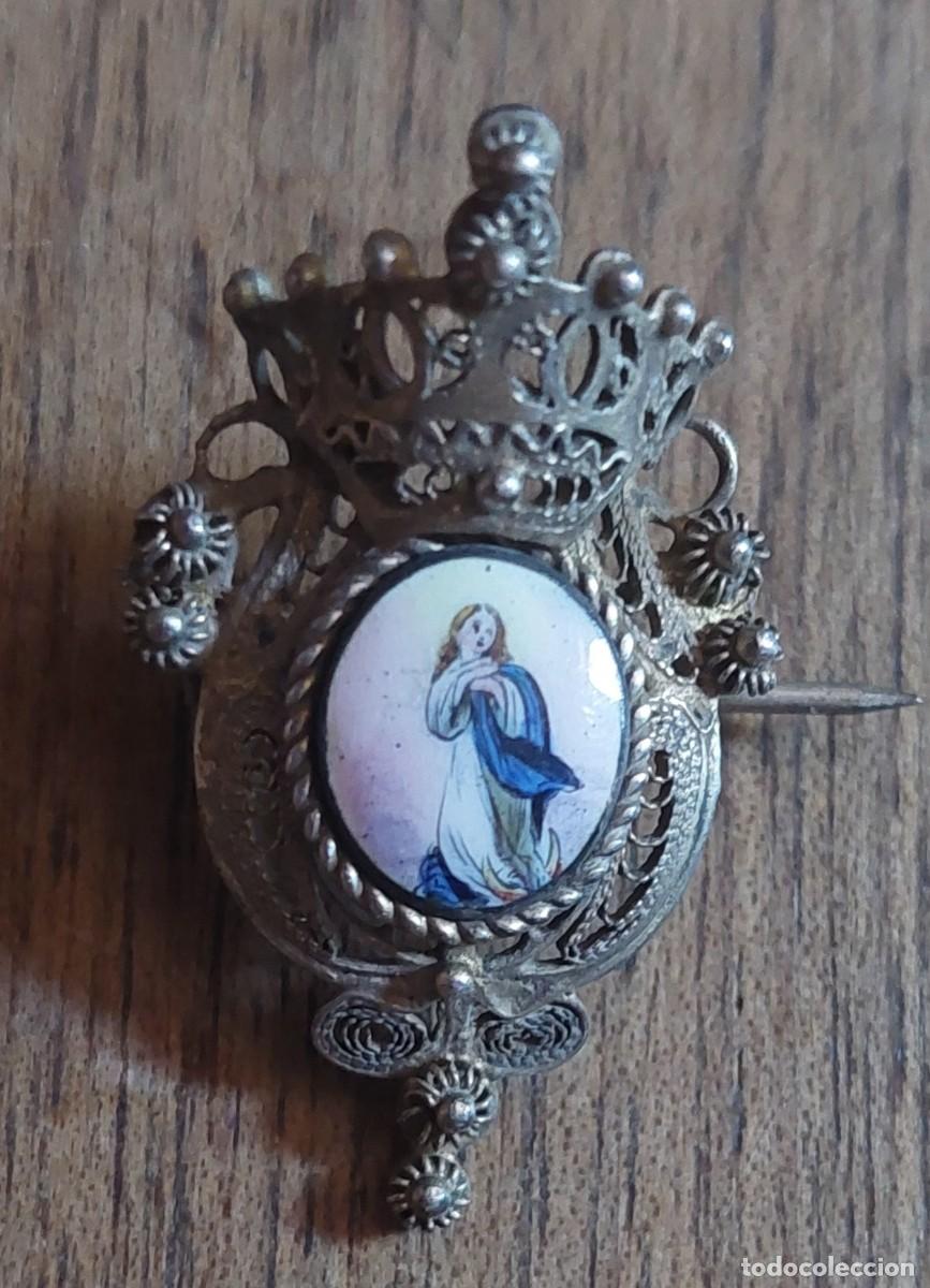 Antig&uuml;edades: Antiguo broche aguja Filigrana en plata inmaculada en porcelana pintada a mano
