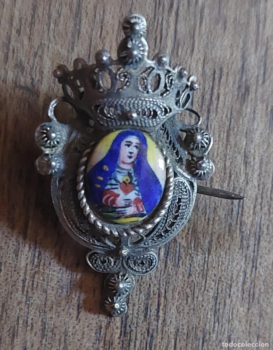 Antig&uuml;edades: Antiguo broche aguja Filigrana en plata virgen sagrado Corazon en porcelana pintada a mano