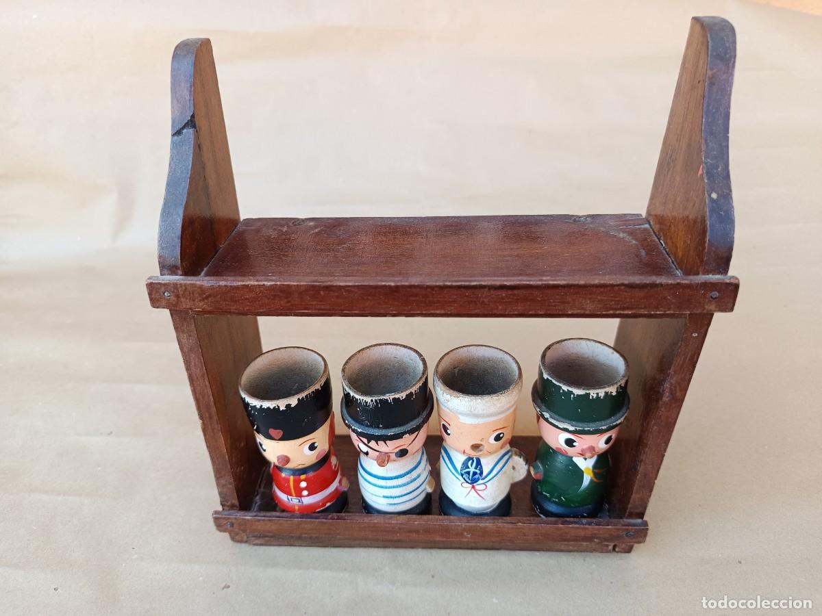 Antig&uuml;edades: Antiguo especiero de madera con figuritas - Foto 2