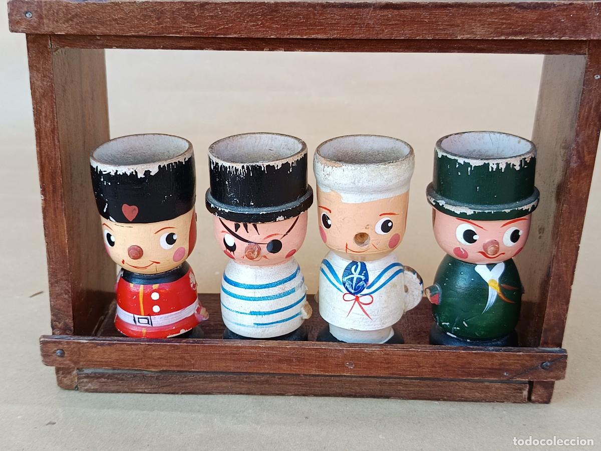 Antig&uuml;edades: Antiguo especiero de madera con figuritas - Foto 3