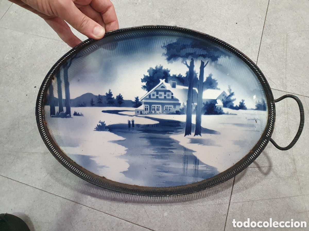 Antiques: Bandeja en porcelana de Mayolica. (L40)