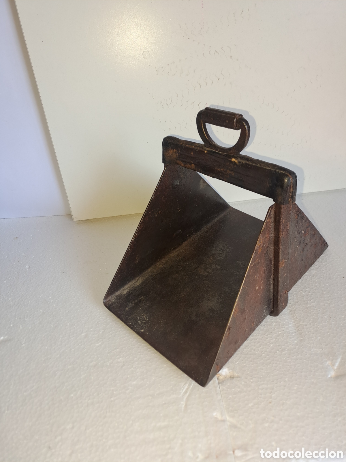 Antig&uuml;edades: Antiguo estribo de vaquers metalico