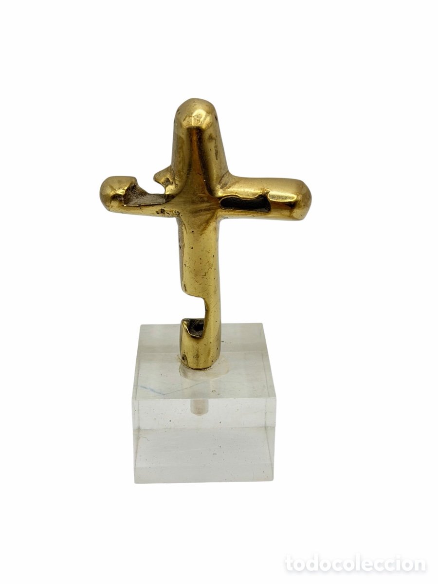 Antiques: Cruz de Dise&ntilde;o Surrealista