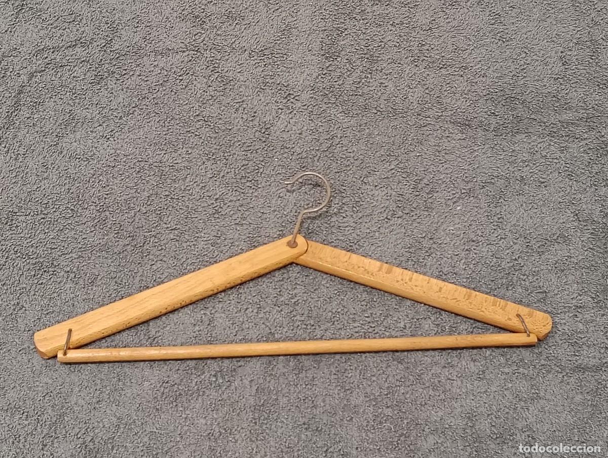 Antig&uuml;edades: Antigua percha plegable de viaje - Madera de haya y metal - Sistema de sastrer&iacute;a campa&ntilde;a