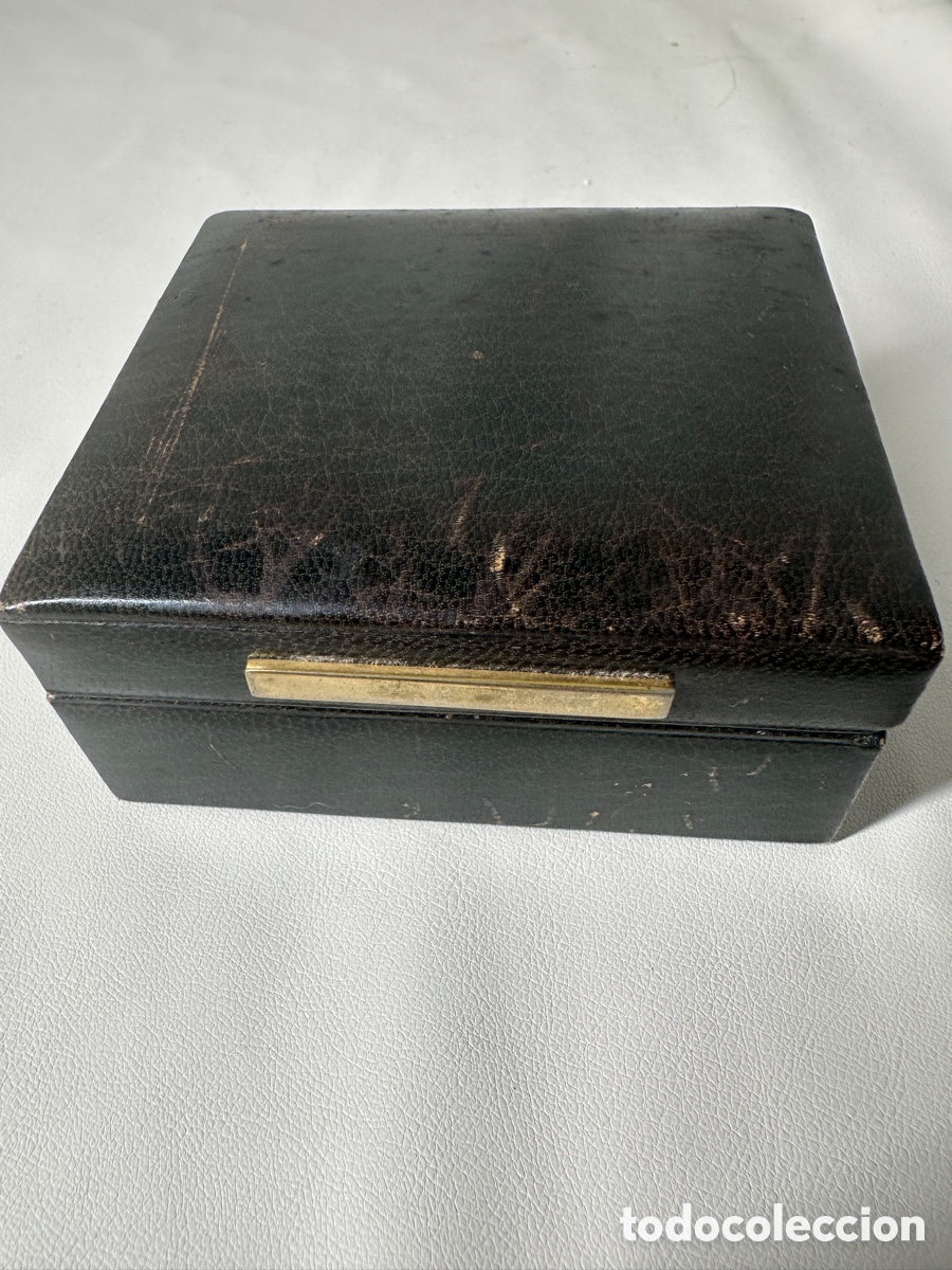 Antiques: Caja de piel verde Loewe