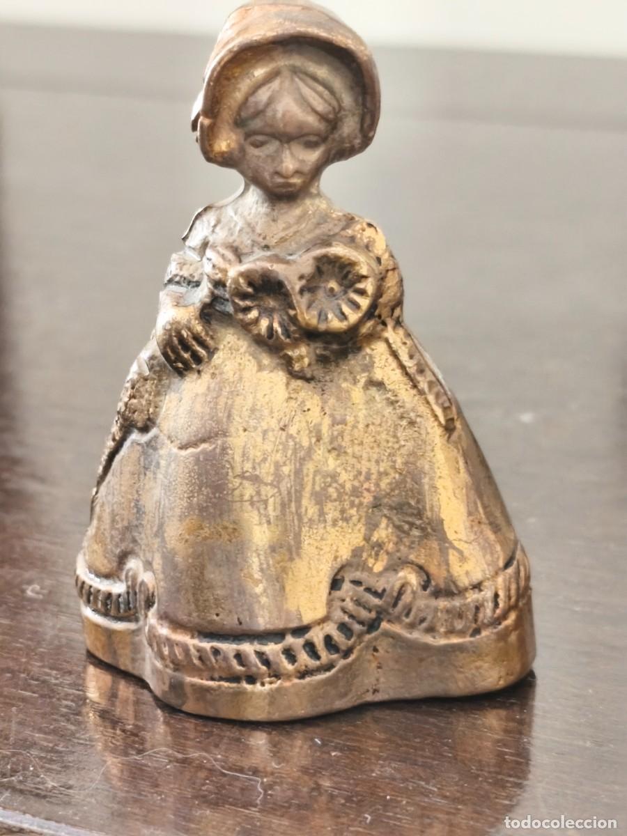 Antiques: Campanilla Lady Bell en bronce del siglo XIX, usada por las se&ntilde;oras para pedir el t&eacute;.