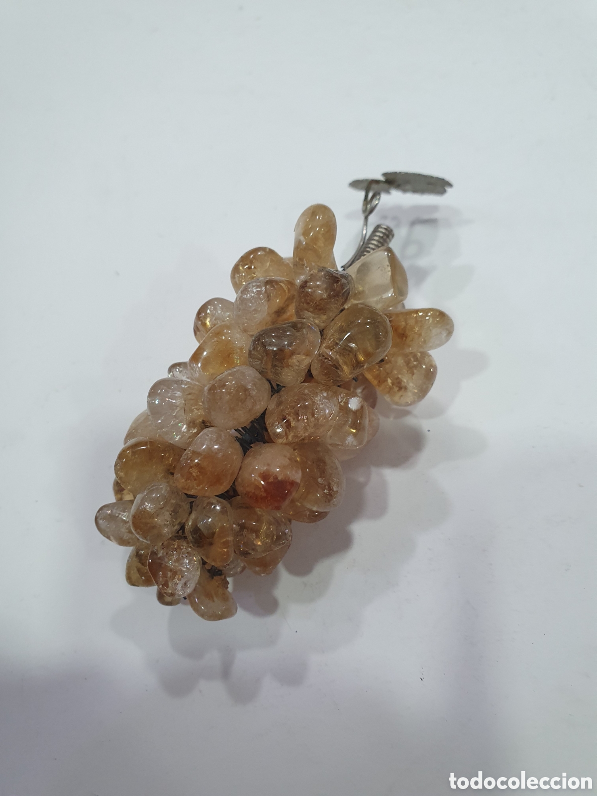 Antiques: Racimo de uvas en piedra. (L89)