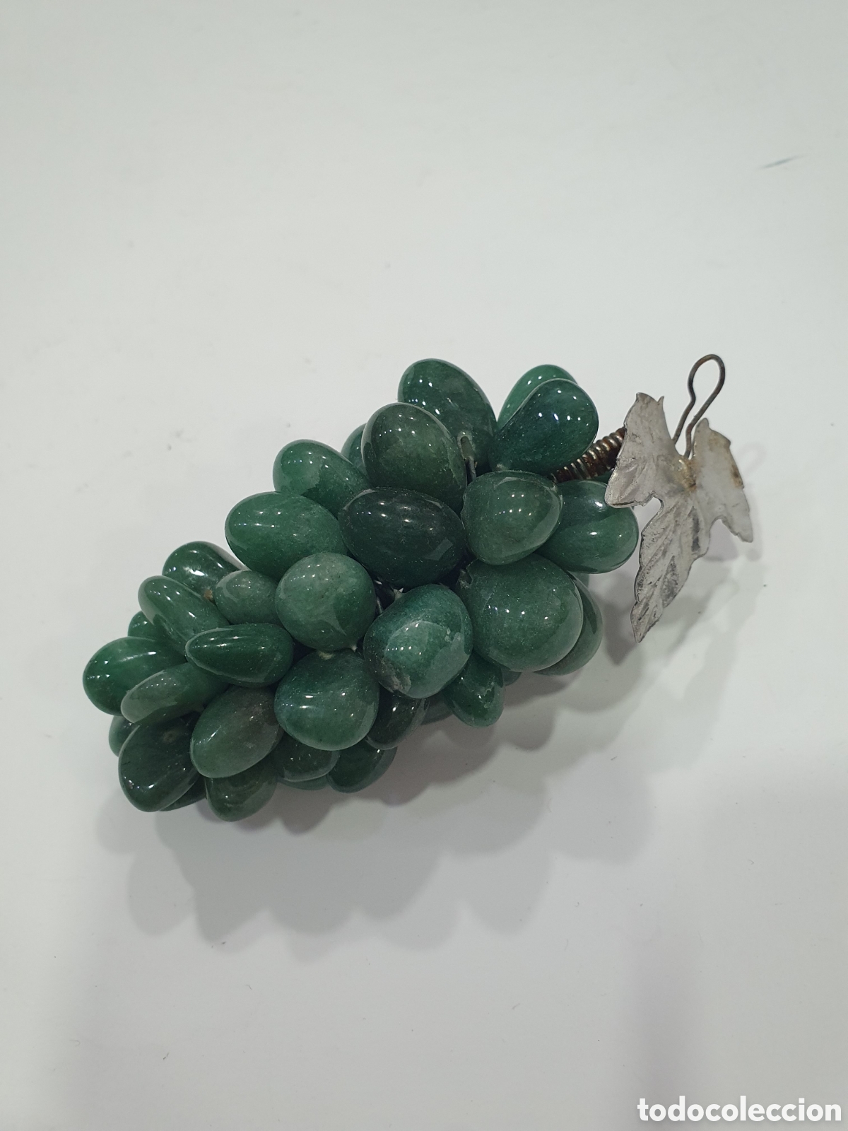 Antiques: Racimo de uvas en piedra. (L89)