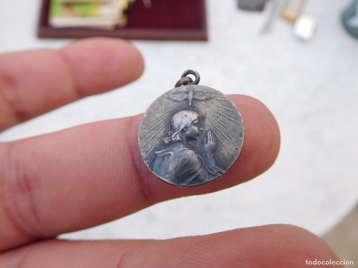 Antig&uuml;edades: Medalla antigua de plata confirmation datada en 1930 - Foto 3