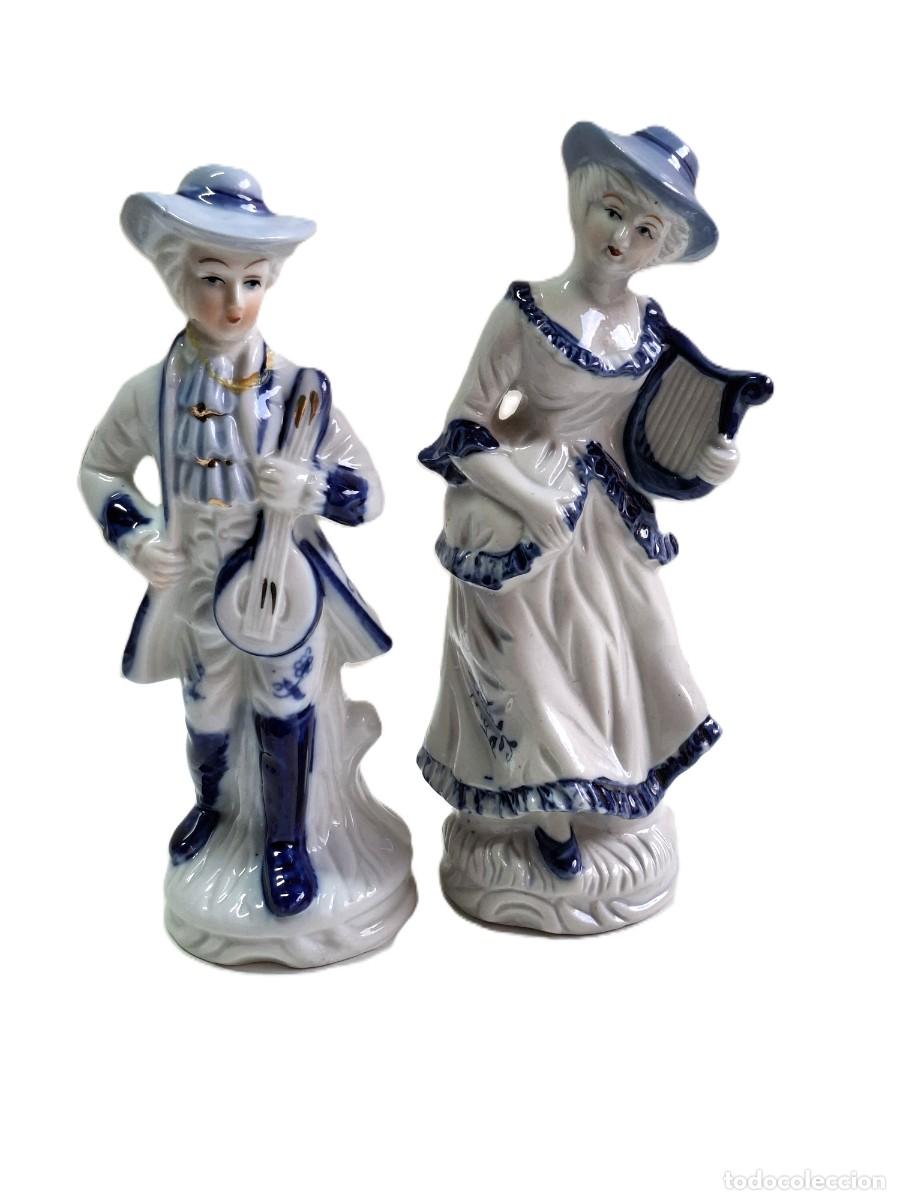 Antiquit&eacute;s: PAR DE FIGURAS VICTORIANAS VINTAGE AZUL Y BLANCO HOMBRE Y MUJER, ARPA Y MANDOLINA