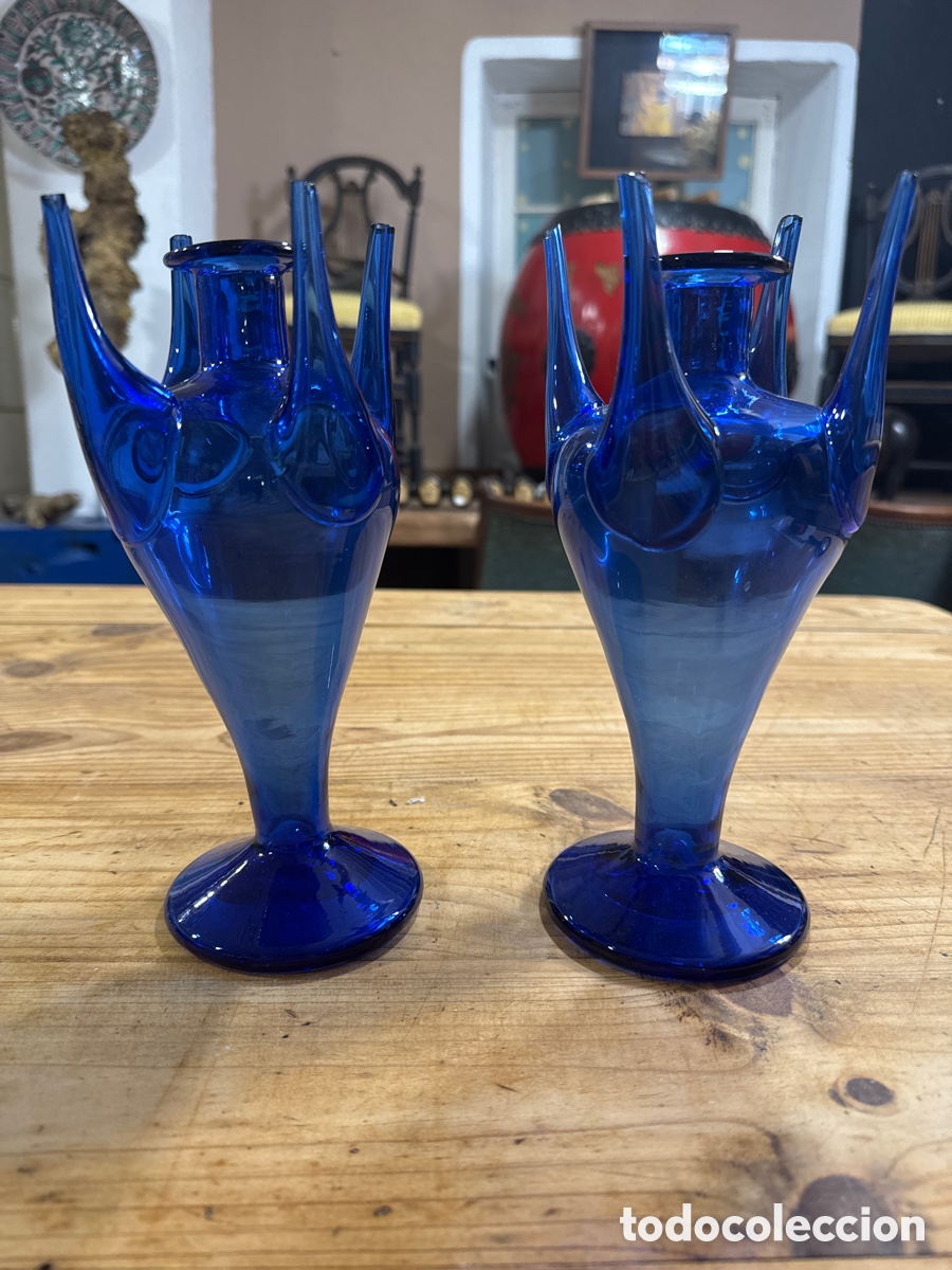 Antiguidades: Bonita pareja de porrones mallorquines en cristal azul cobalto y soplado