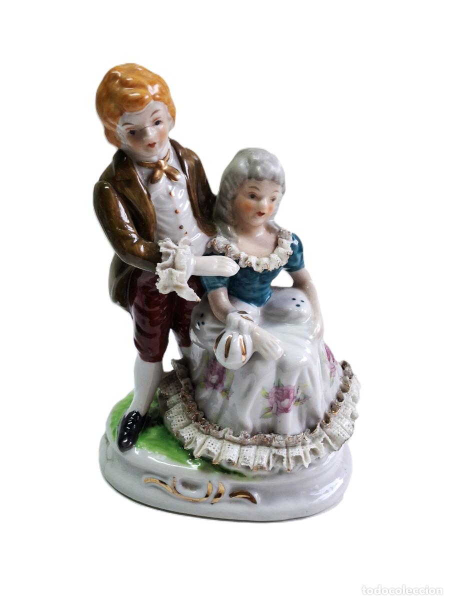 Antig&uuml;edades: 2 FIGURITAS DE PORCELANA - Foto 2