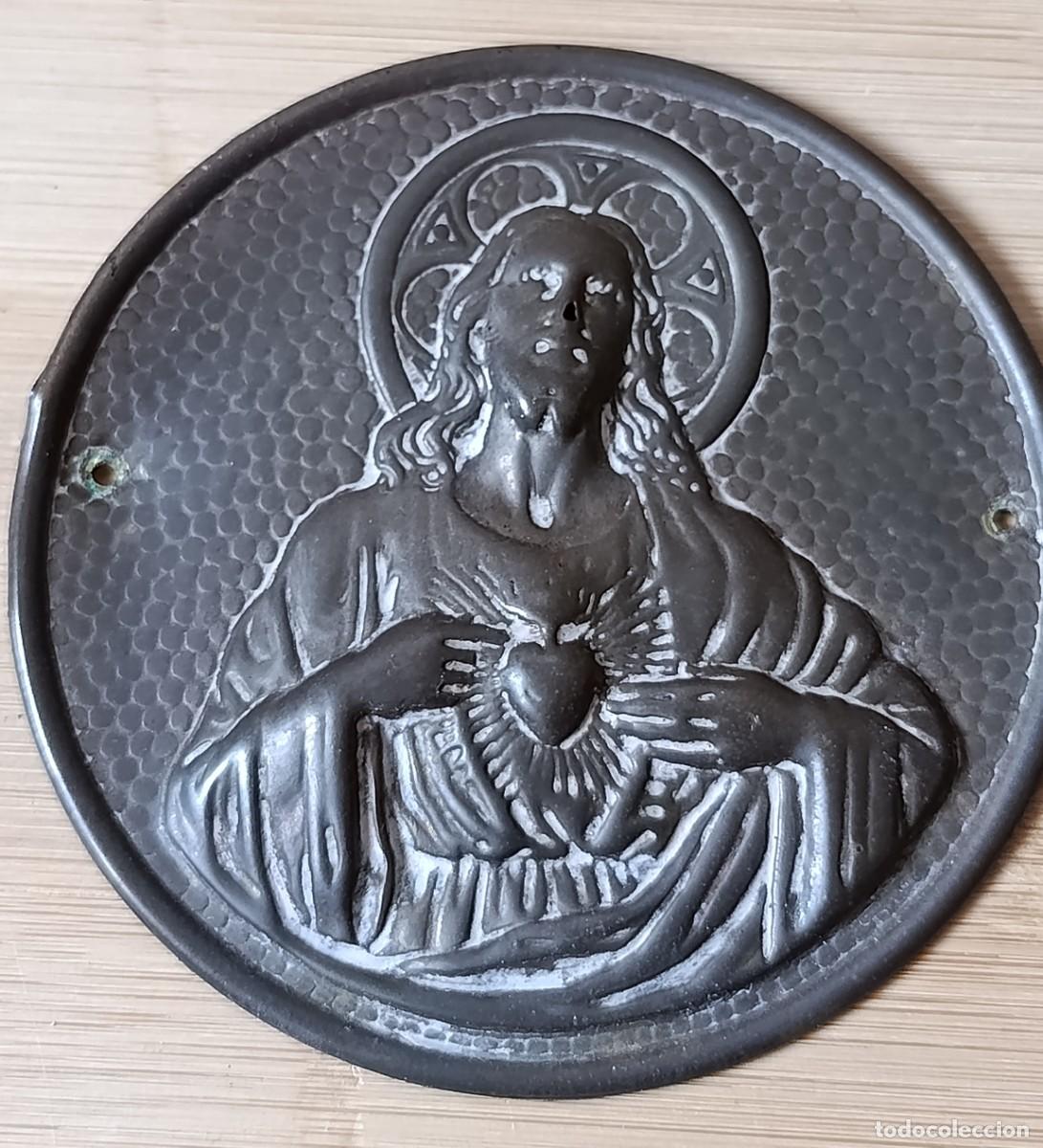 Antiquit&eacute;s: Placa de lat&oacute;n del Sagrado Coraz&oacute;n de Jes&uacute;s - Detente - Principios siglo XX