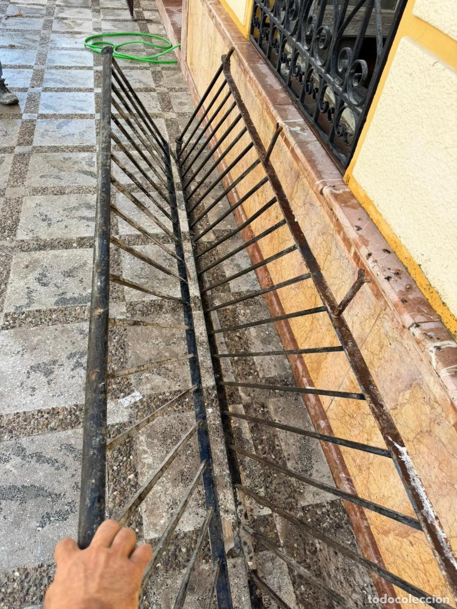 Antig&uuml;edades: 2 Pa&ntilde;os de subida de baranda.