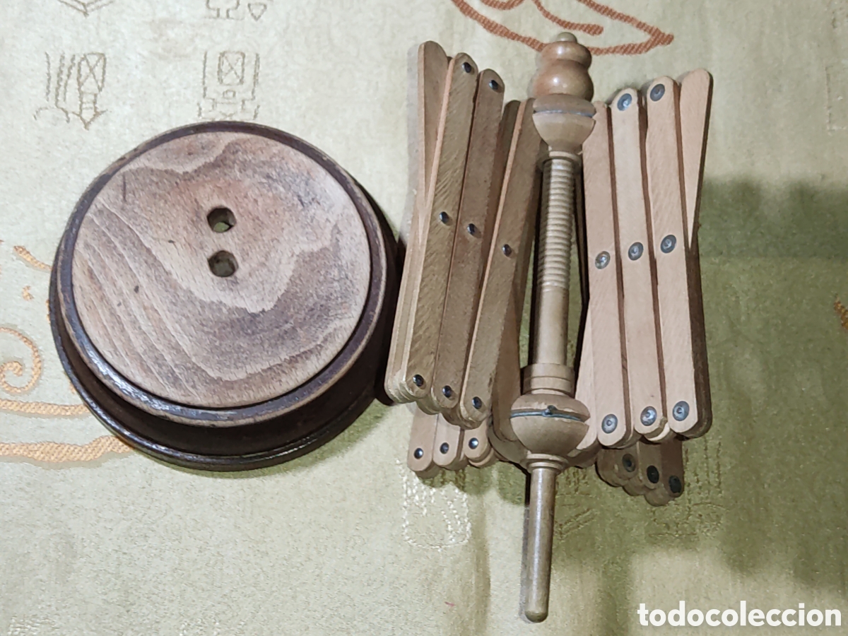 Antig&uuml;edades: Antigua devanadora extensible de madera de boj.En perfecto estado. - Foto 9