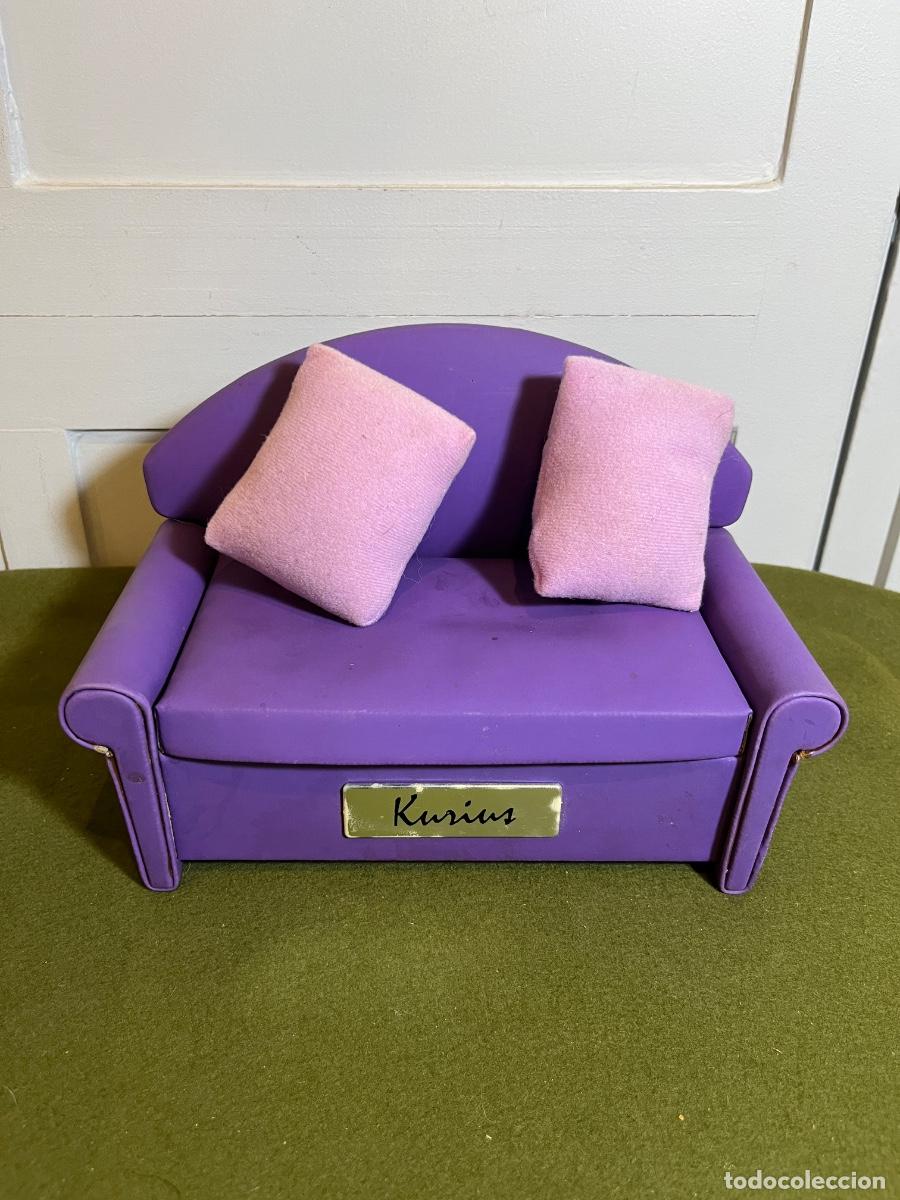 Antiguidades: Joyero Kurius con forma de sof&aacute; morado y cojines rosas &ndash; Caja para joyas original