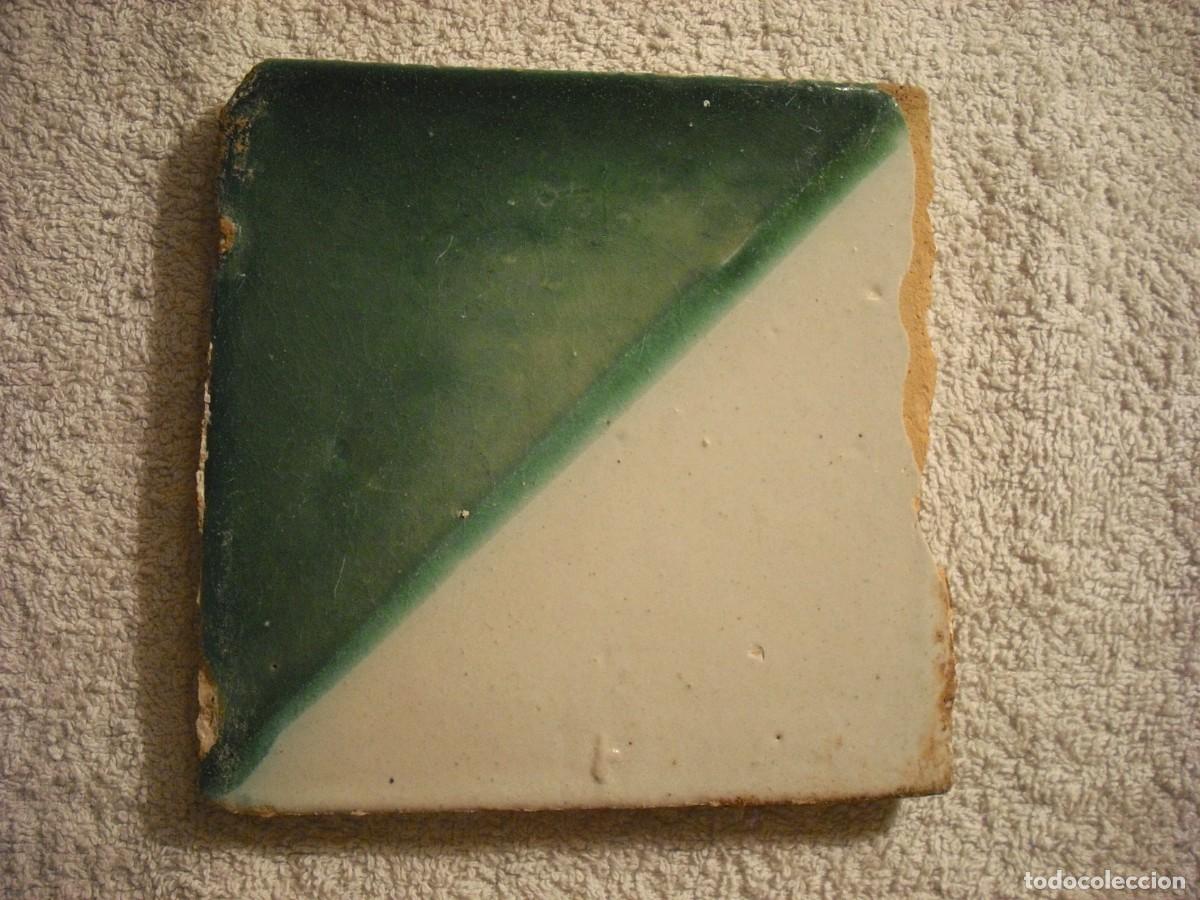 Antiguidades: ANTIGUO AZULEJO SIGLO XVIII . 13 X 13 CM