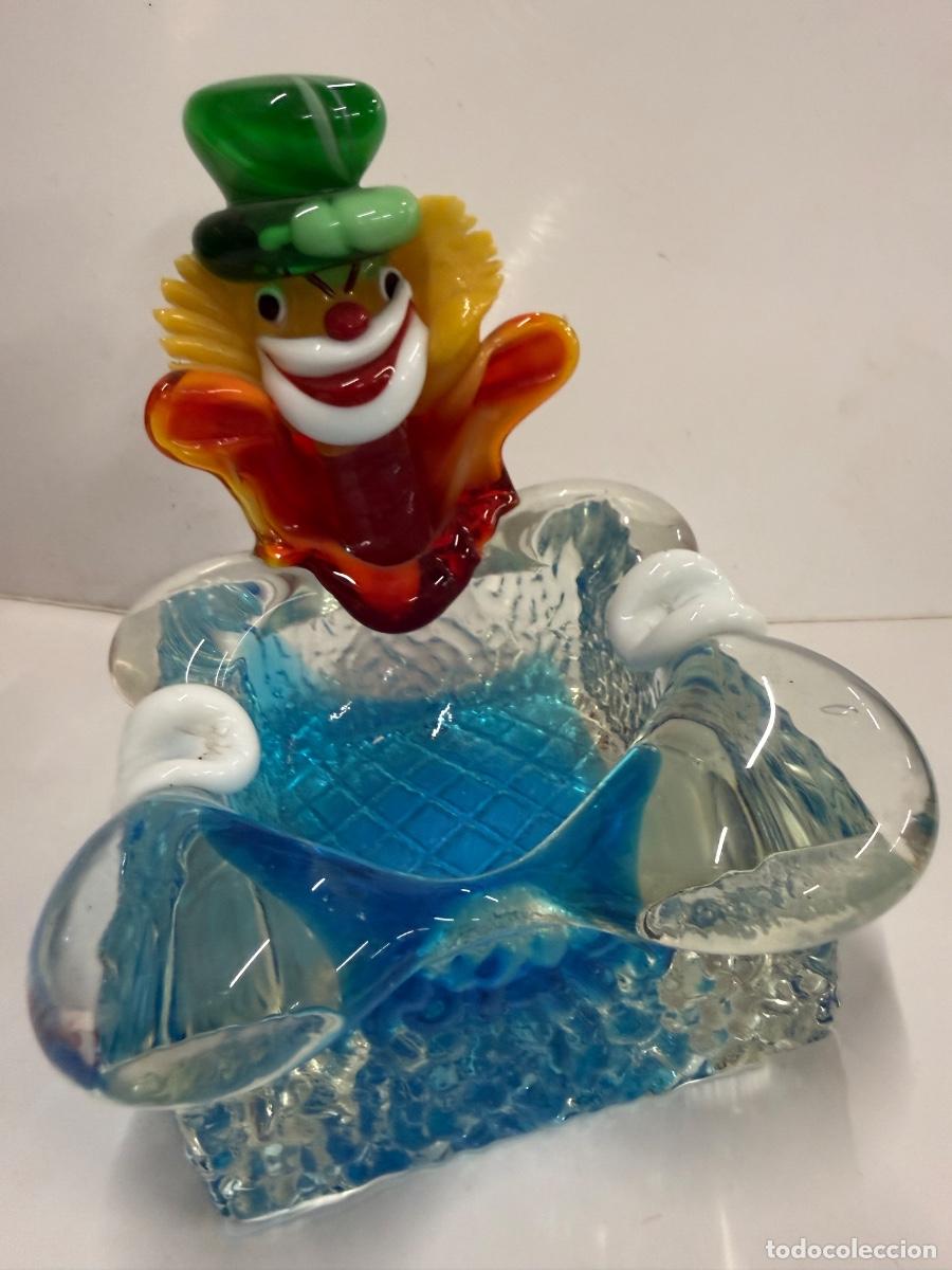 Antig&uuml;edades: Encantador cenicero con payaso de Murano. Excelente estado. Mide 13x11x11cms