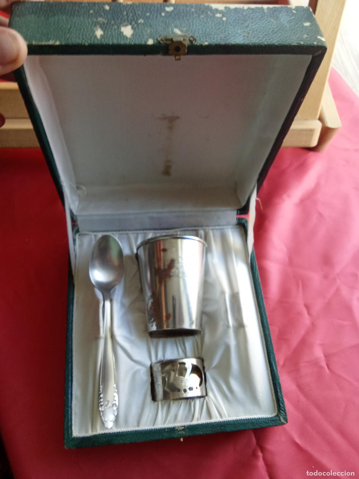 Antig&uuml;edades: Juego de cubiertos infantil bautizo plateado Meneses en su caja original V.4