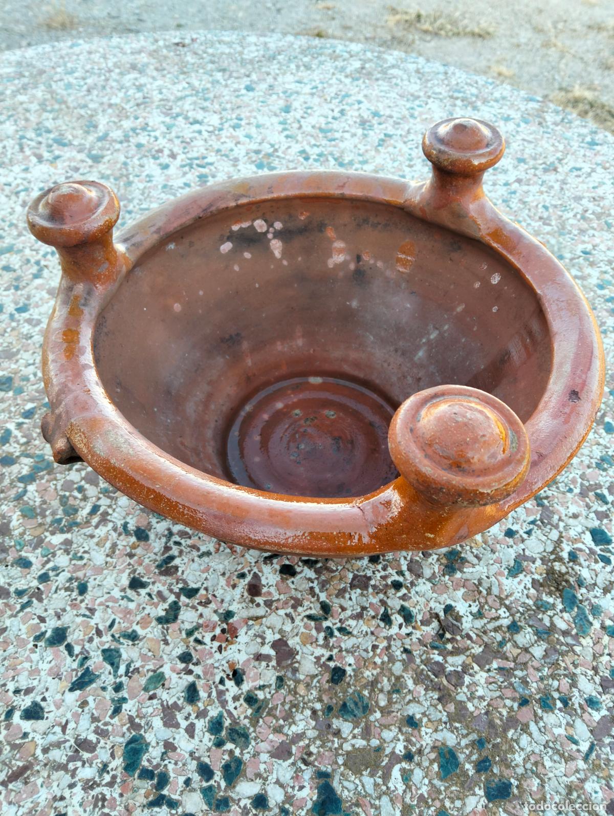 Antig&uuml;edades: Calentador de platos de cer&aacute;mica catalana pintada antiguo marr&oacute;n alfarer&iacute;a Sant Juli&agrave; merlets S.XIX